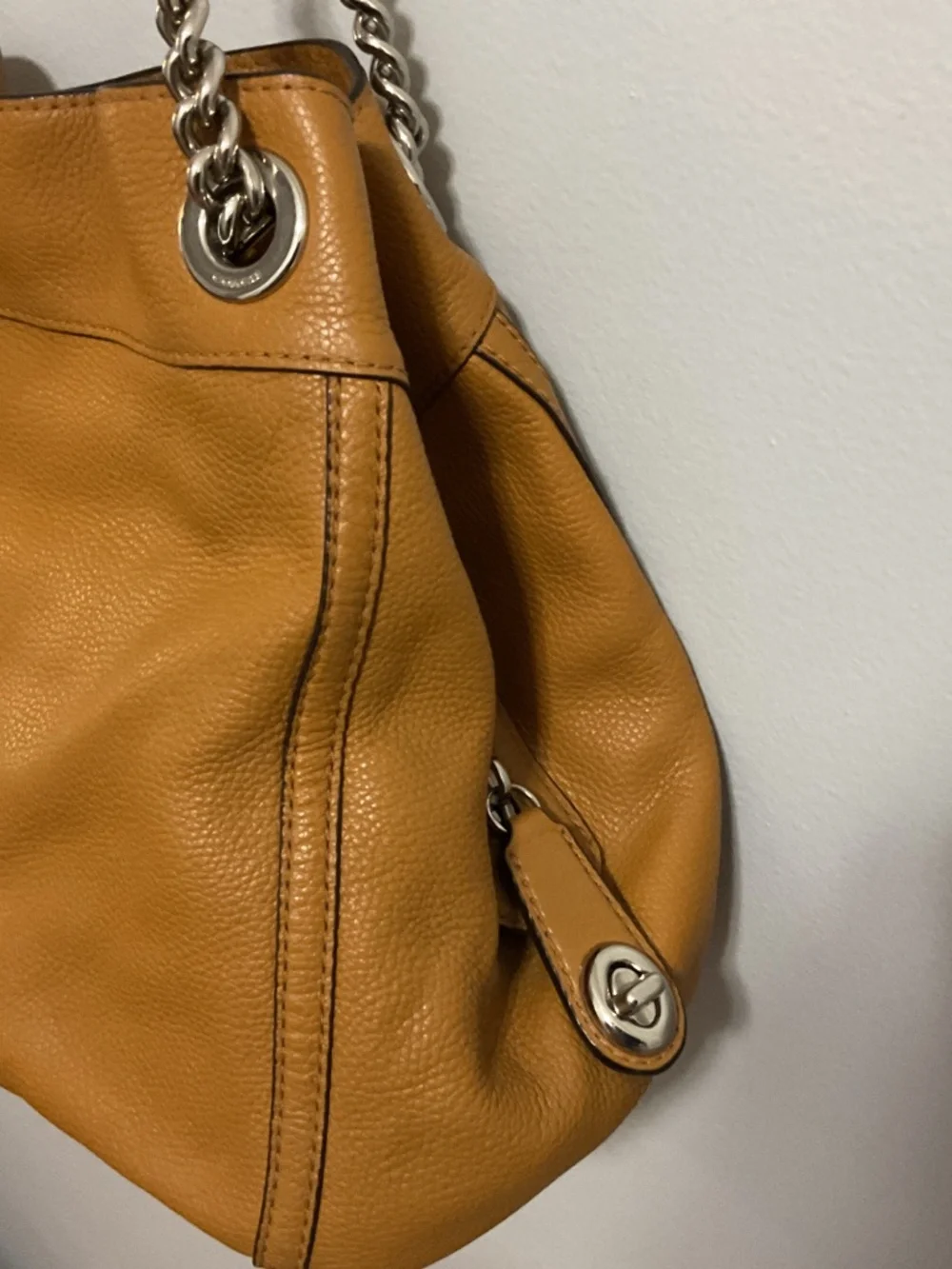 COACH  EDIE Turnlock Pebbled Leather Shoulder Bag w Silver Chain Handle Accent